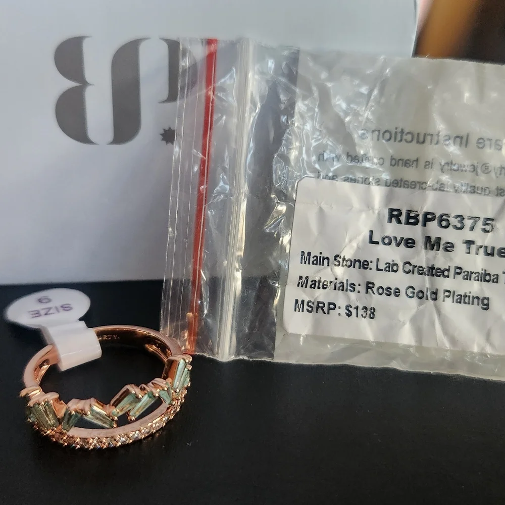 Ring - Picture 2 of 4